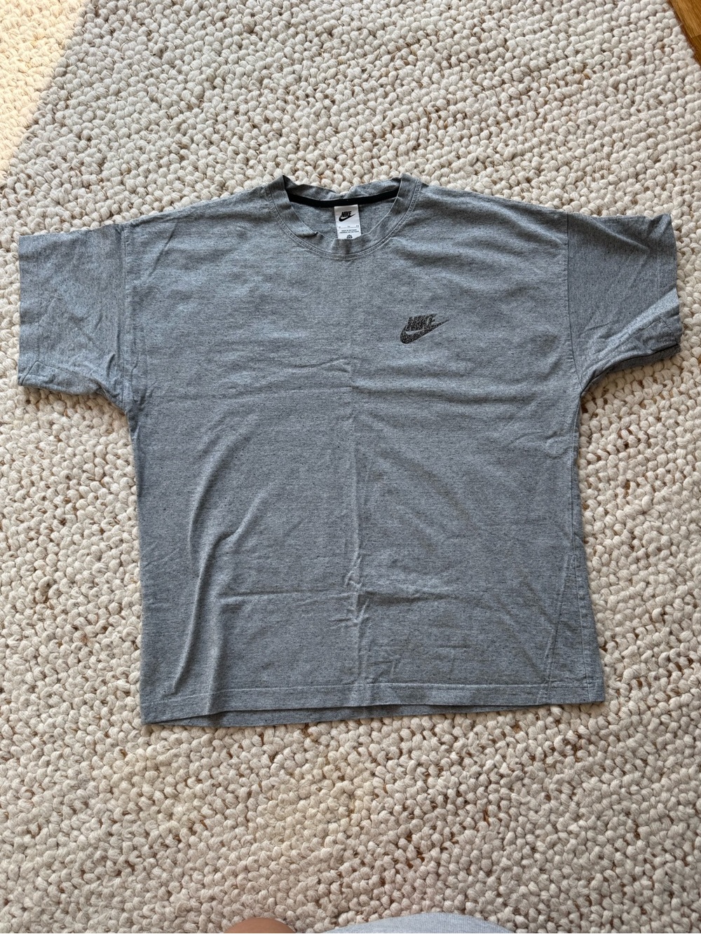 Nike Men’s Heather Gray Short Sleeve Tee with Chest Swoosh